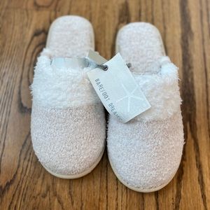 Brand new Barefoot Dreams Slippers!